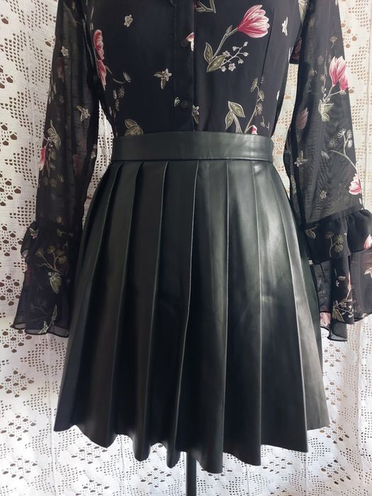 Чорна спідниця всередині утеплена