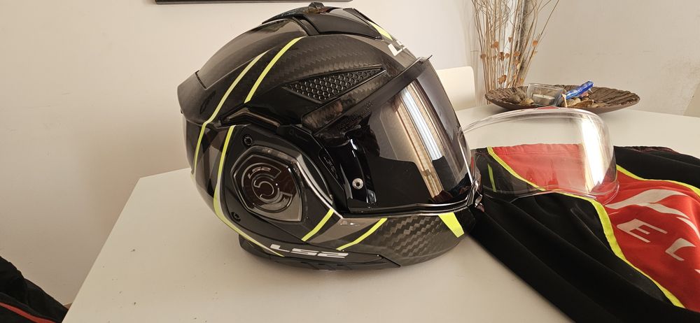 LS2 Advant X Carbon FF901
FF901 Advant X Carbon
