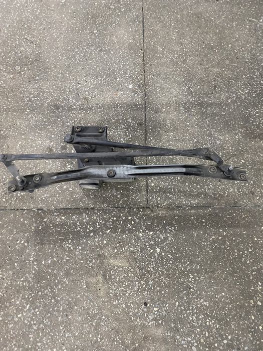 Трапеція двірників Ford Sierra