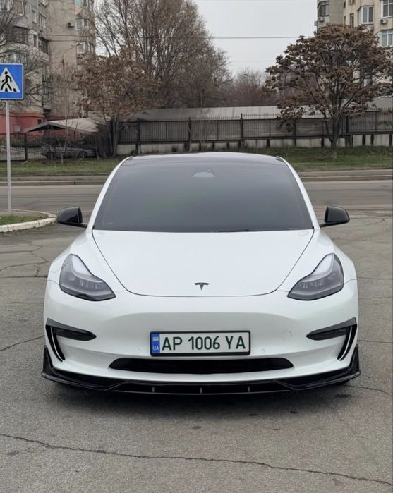 Продам Tesla model 3