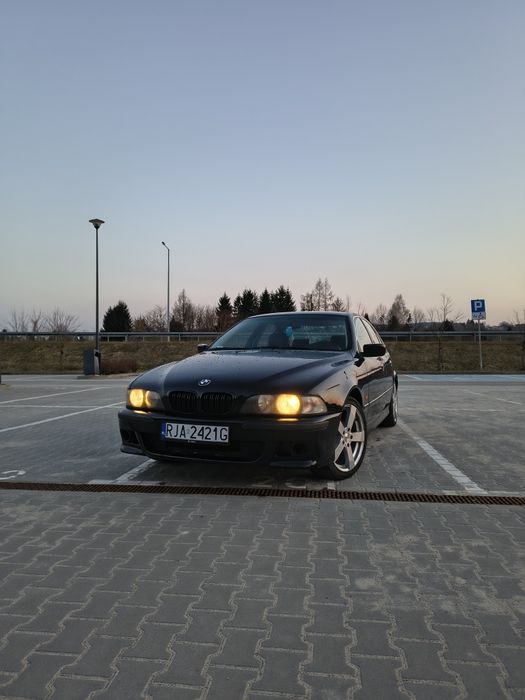 BMW E39 523i  Dużo nowych części  Jeździ bez problemu