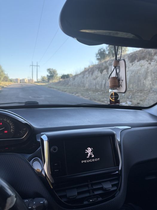 Peugeot 208 — fotografia 9