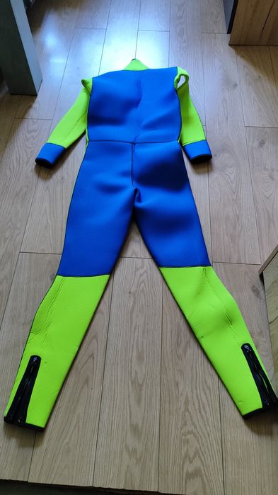 Gruba, długa pianka do pływania r. S