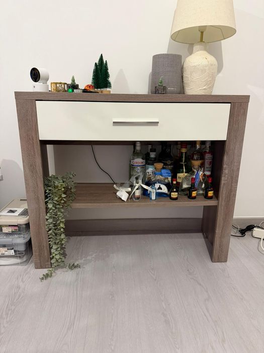 Aparador em estado novo, um mês de uso