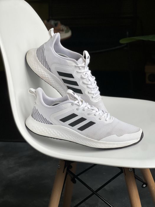 Оригінал! Взуття Adidas (47 розмір, 30,5 см по устілці)