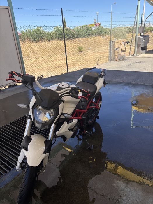 benelli 125BN modificada