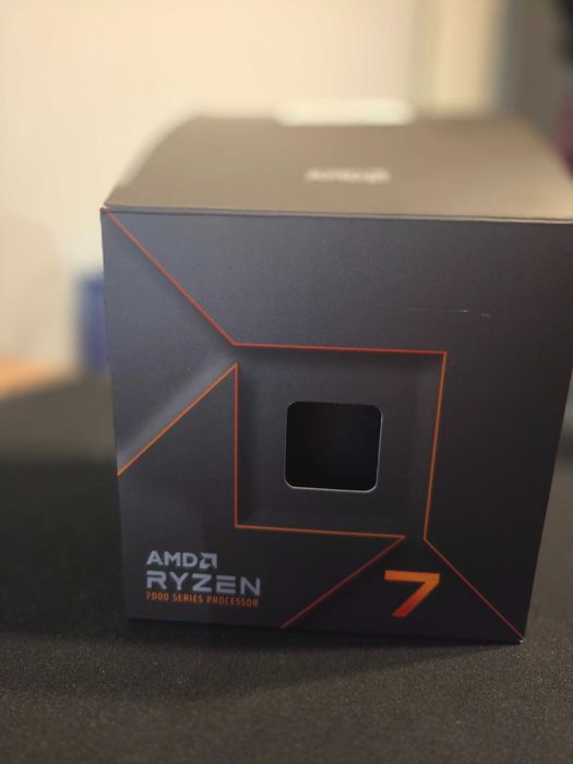 Procesor AMD 7 7700