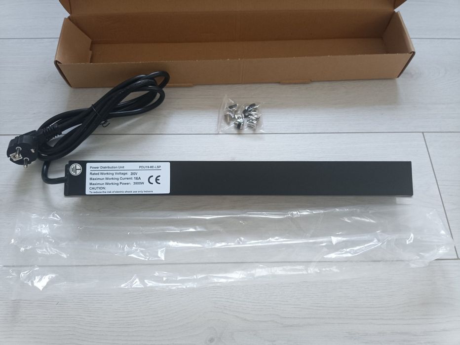 Блок розеток на 8 гнізд  16А 3500W 19" 1U, мережевий фільтр