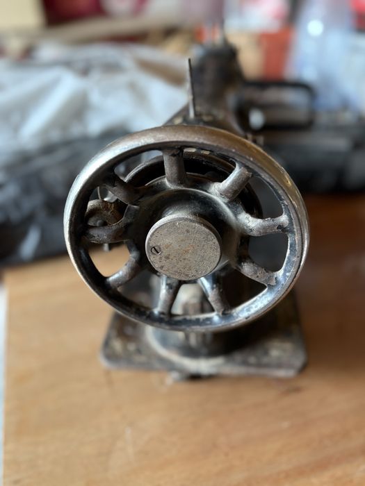 Старовинна машинка  для шиття