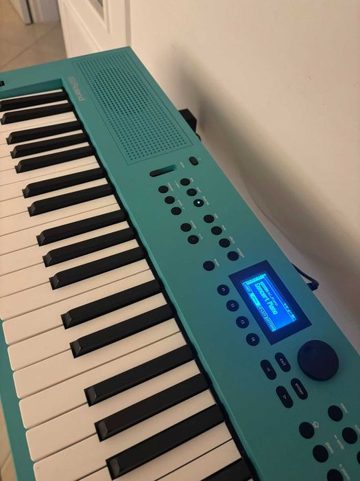 Piano elétrico Roland GO:KEYS 3 – Como Novo