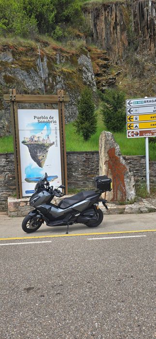Honda Adv 350  como nova