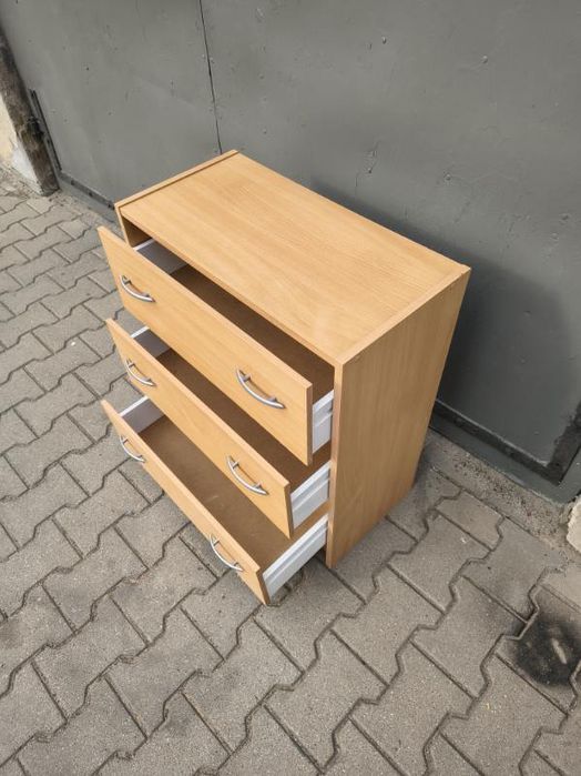 Sprzedam komoda w dobrym stanie
