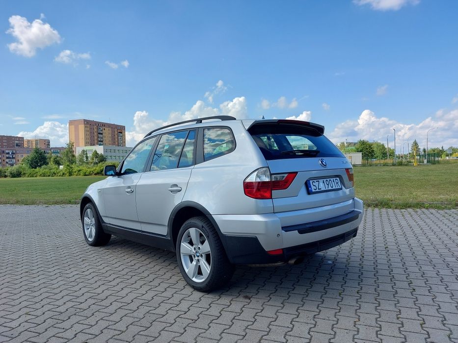 BMW x3 z napędem 4x4.