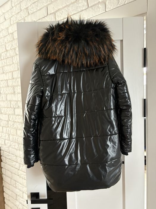 Зимова куртка, плащ, пуховик для дівчинки.