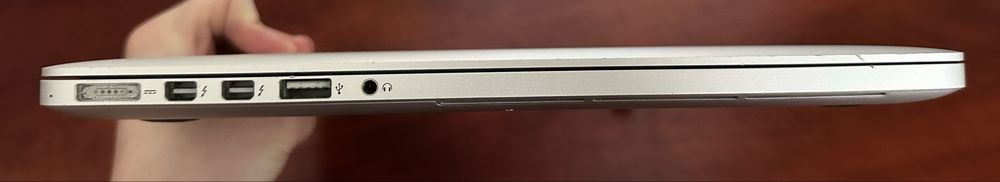 MacBook Pro 2015 15 дюймів, 256/16, i7 — гарний стан