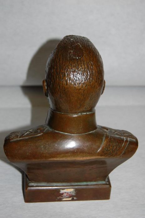 Popiersie Piłsudskiego , brąz , sygnowany , wys. ok. 20 cm.