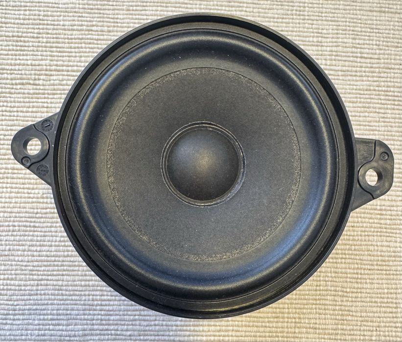Zestaw głośników Audi Q3 Sound System z subwooferem