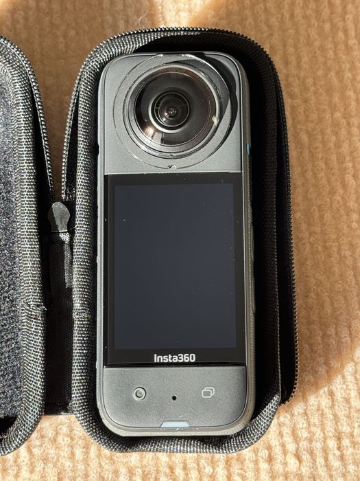 Камера Insta 360 X3 та три батареї!