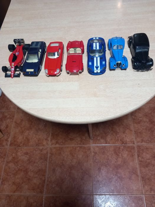 Vendo colecção carros burago