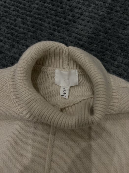 Светр з горловиною H&M