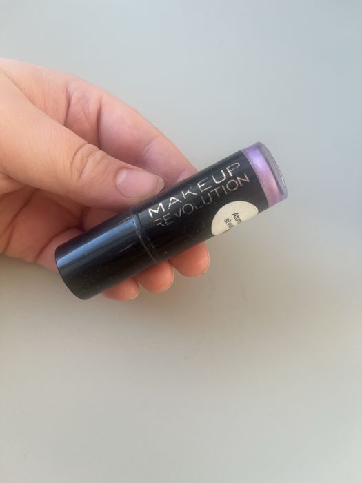 Fioletowa Szminka Makeup Revolution Atomic Shade