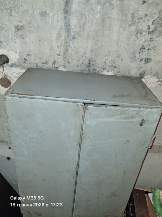 Продам металический шкаф в Харькове