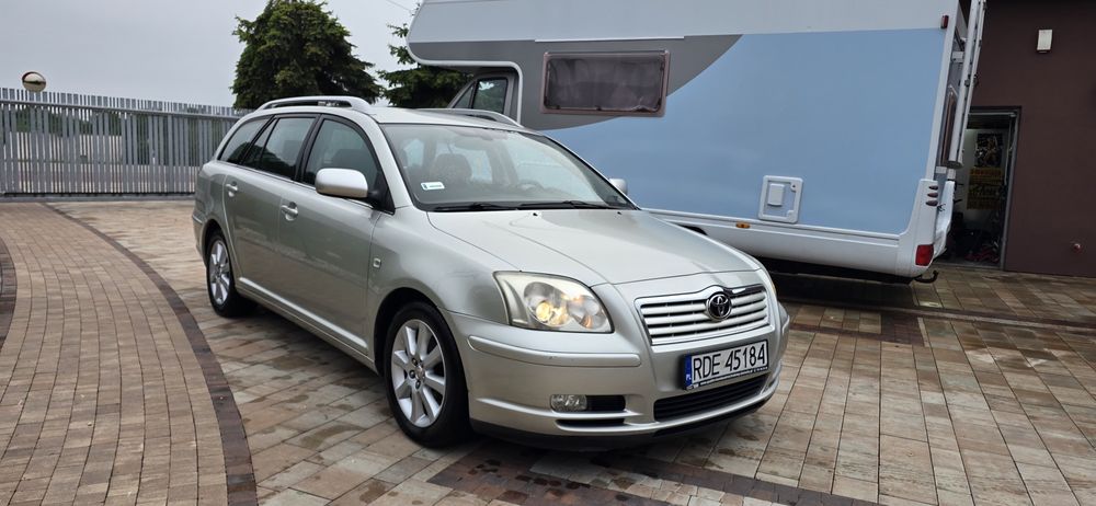 Toyota Avensis 1.8 benzyna stan bardzo dobry