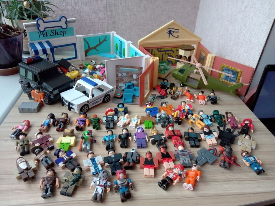 Ігрові набори, фігурки Roblox