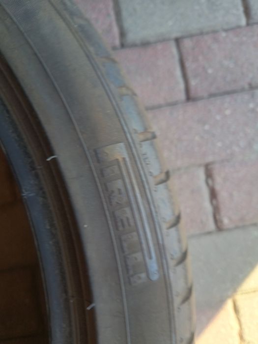 Opony letnie 235/45/21 2szt