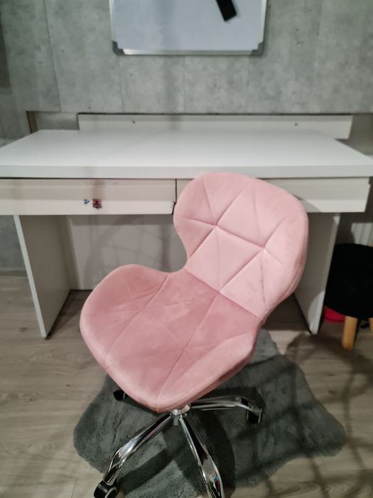 Biurko białe plus krzesło do biurka gratis stolik