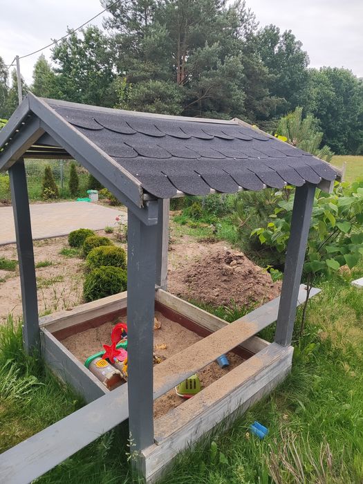 Piaskownica drewniana z daszkiem