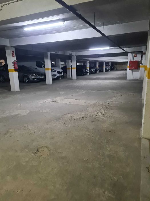 Arrendo Estacionamento Lugar de Garagem no Centro de Tavira