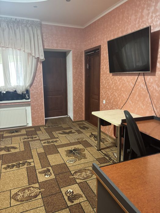 Продається 4-х кімнатна квартира в центрі міста!