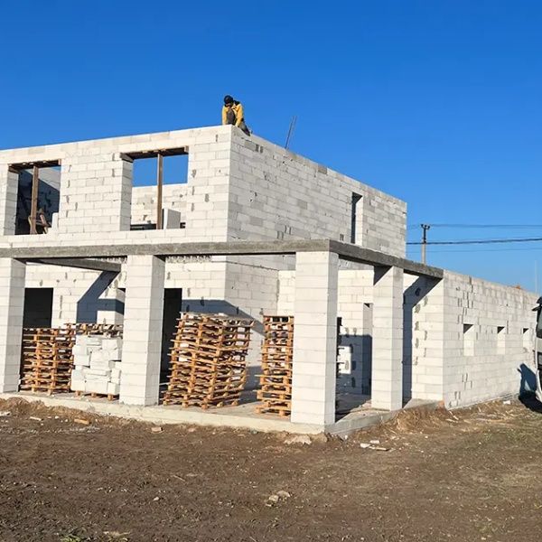 Кладка кирпича и газоблока
