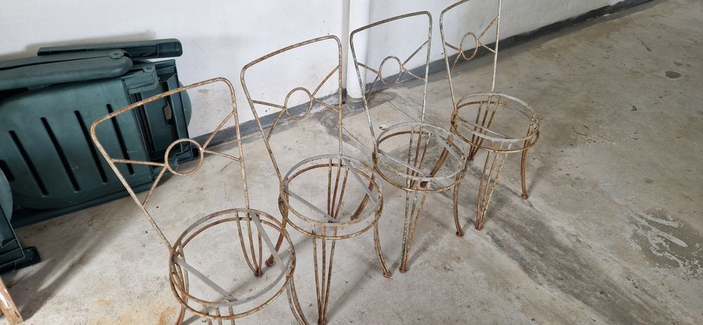 Conjunto mesa e 4 cadeiras