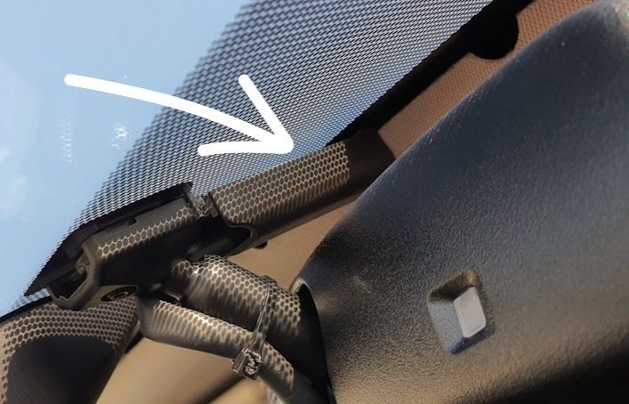 Тунель, короб для кабеля відеореєстратора або дзеркалана лобовому склі