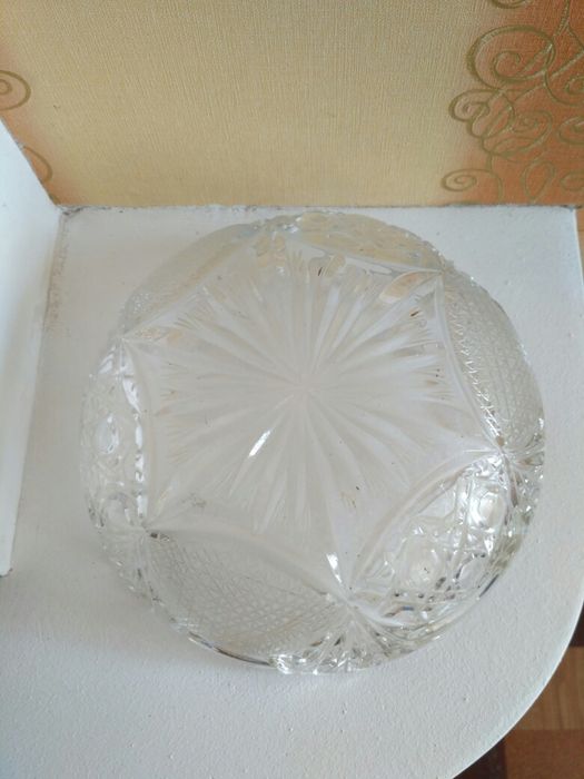 Хрустальная салатницв