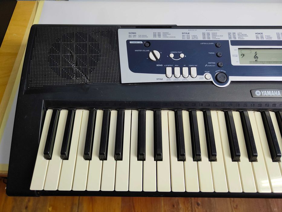 Keyboard YAMAHA YPT-210 uszkodzony
