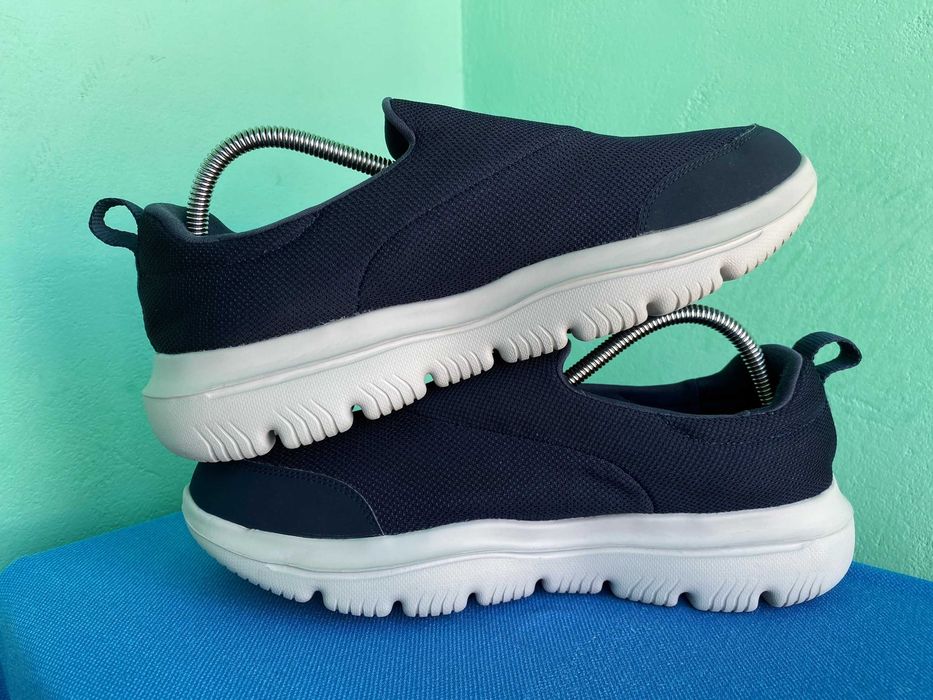 Сліпони Skechers Go Walk Evolution Ultra