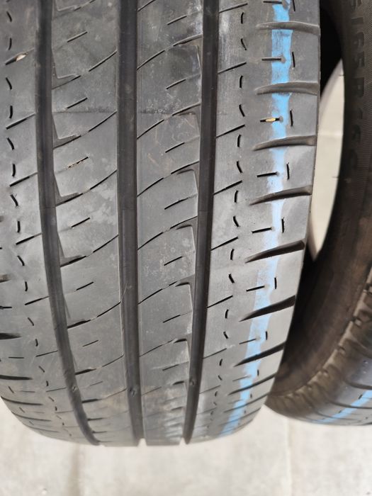 Pneus 235/6516C Michelin Agilis 75% piso