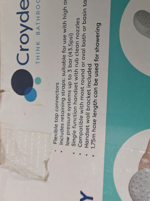 Zestaw prysznicowy marki Croydex, model Secura Shower Spray.