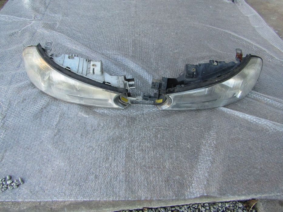 Farol Ford Mondeo ano 1997 (ver descrição)
