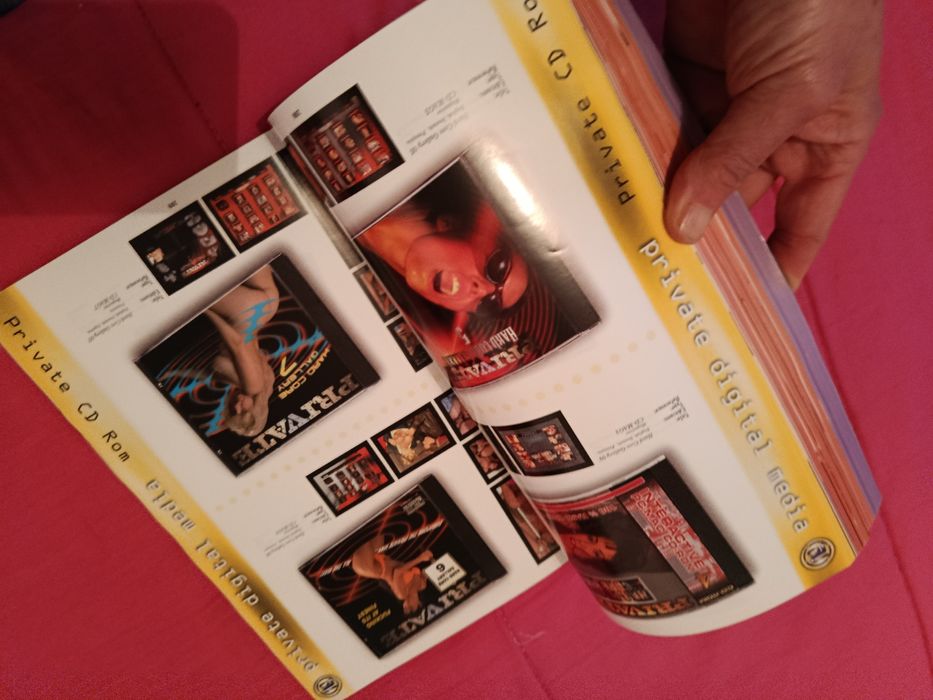 Livro  THE CATALOGUE  ( Private ) ano 2000