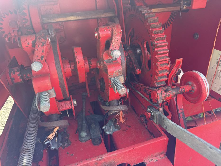 Прес-підбирач Welger AP400
