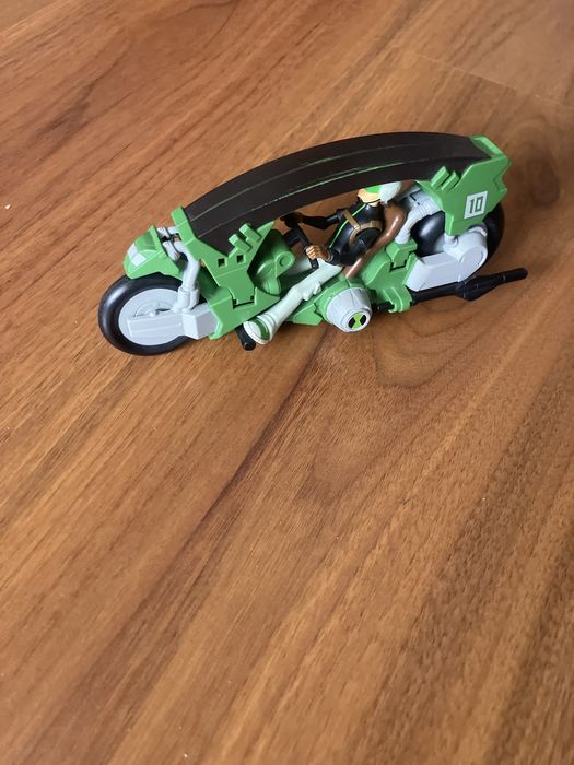 Boneco Ben 10 Tenn-Speed Cycle