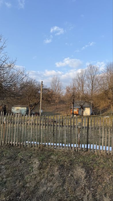 Ділянка з дачним будинком в с.Посіч