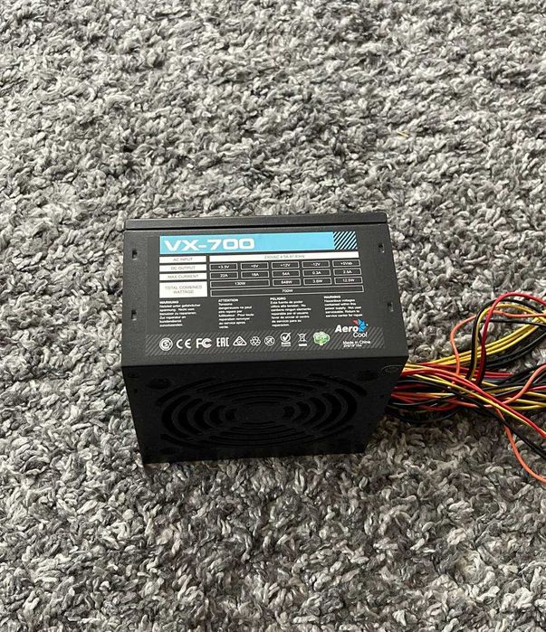 Блок Живлення AeroCool VX-700 700W В хорошому стані! Гарантія!