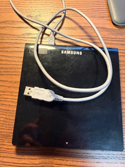 SAMSUNG Portable DVD driver SE-208