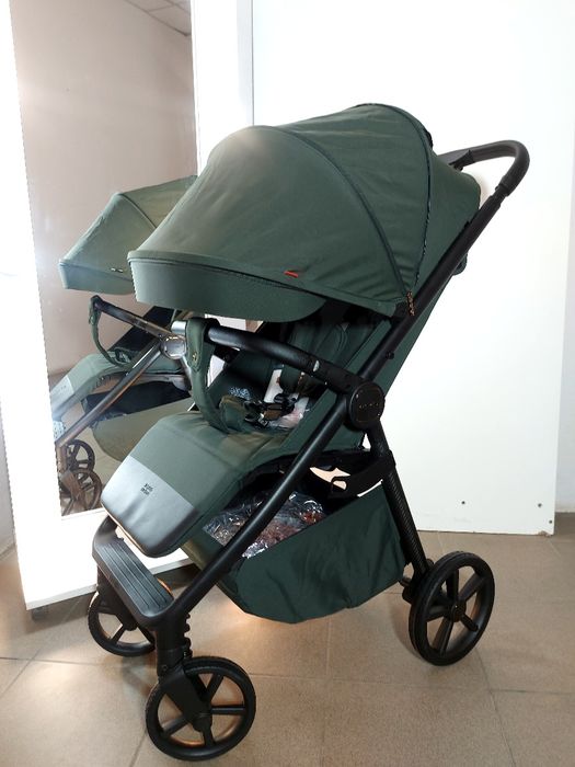 Коляска 2025 CARRELLO Carbon надлегка з великим капюшоном