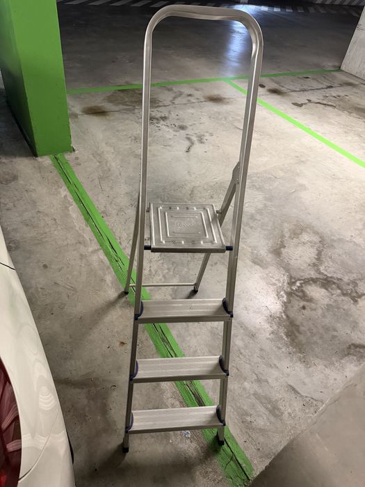 Escadite de 4 degraus